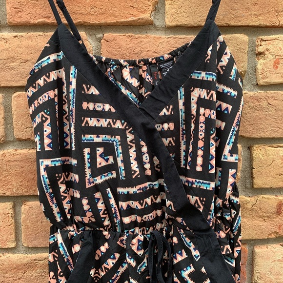 Patterned Romper - Picture 2 of 6